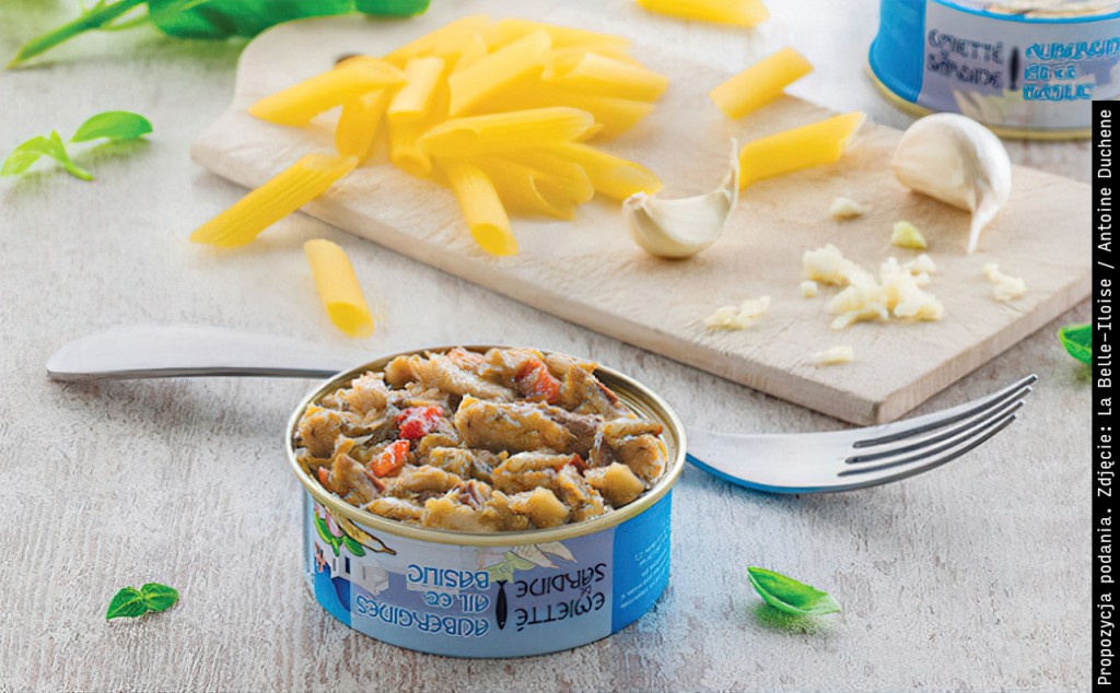 Sardynki pokruszone z bakłażanem, czosnkiem i bazylią